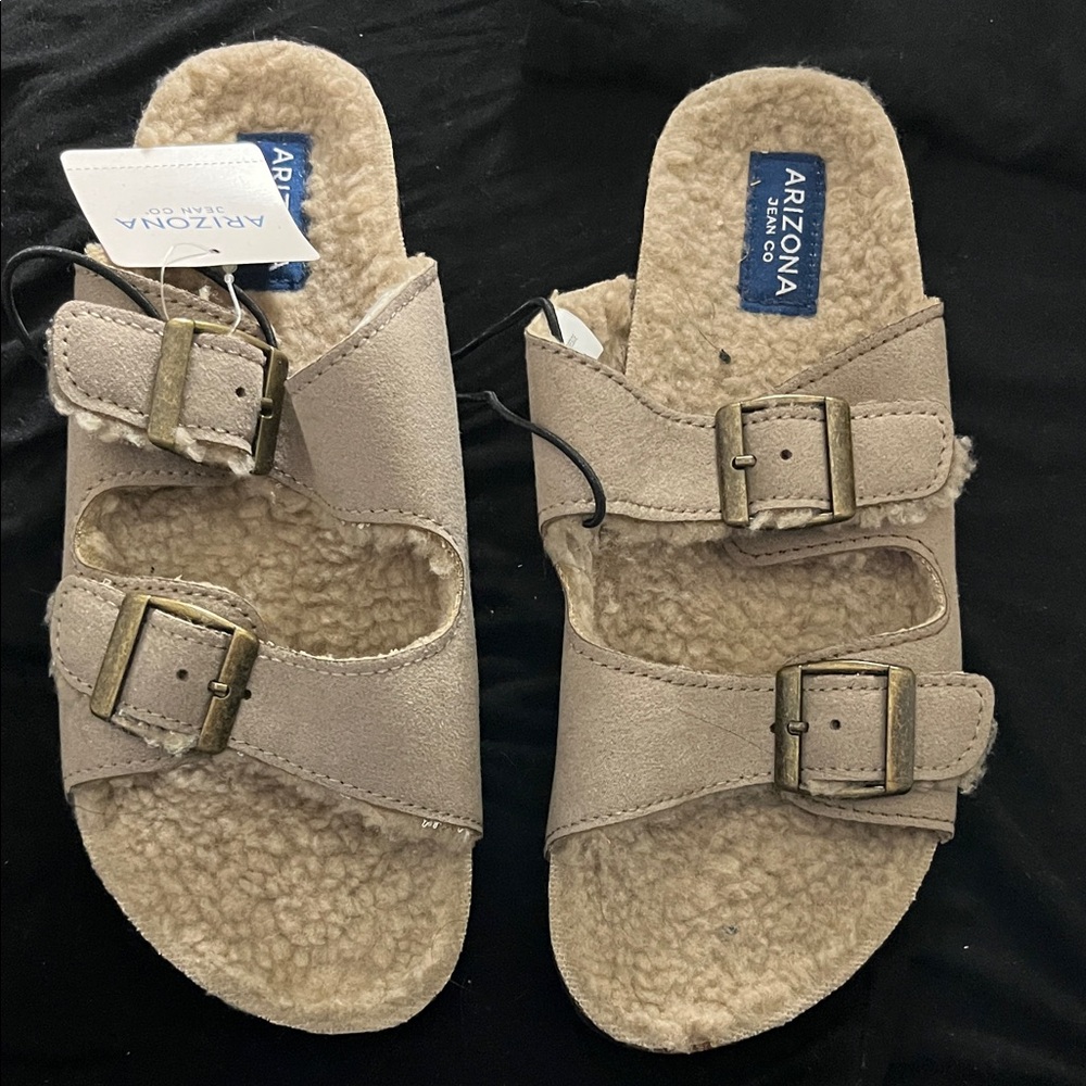 Arizona Jean Company Women's Beige Buckle Sandals
